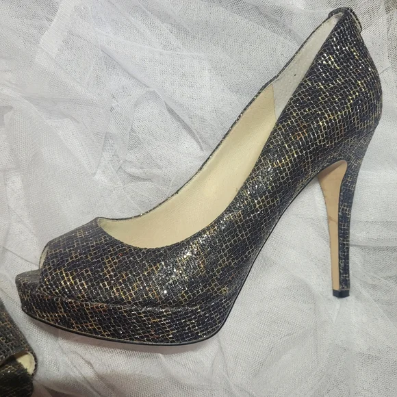 2/$40 Michael Kors metallic Blue , Gold Peep Toe Heels Used EUC..excellent Size9 - Picture 10 of 13